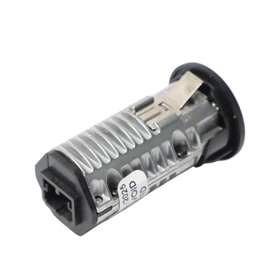 USB Doppia Presa Di Ricarica Porta per Porsche Macan 95B con numero di parte 95B035222A Porsche Macan 95B USB Doppia Presa Di Ricarica Porta - SKU 95B035222A - Numero di parte 95B035222A