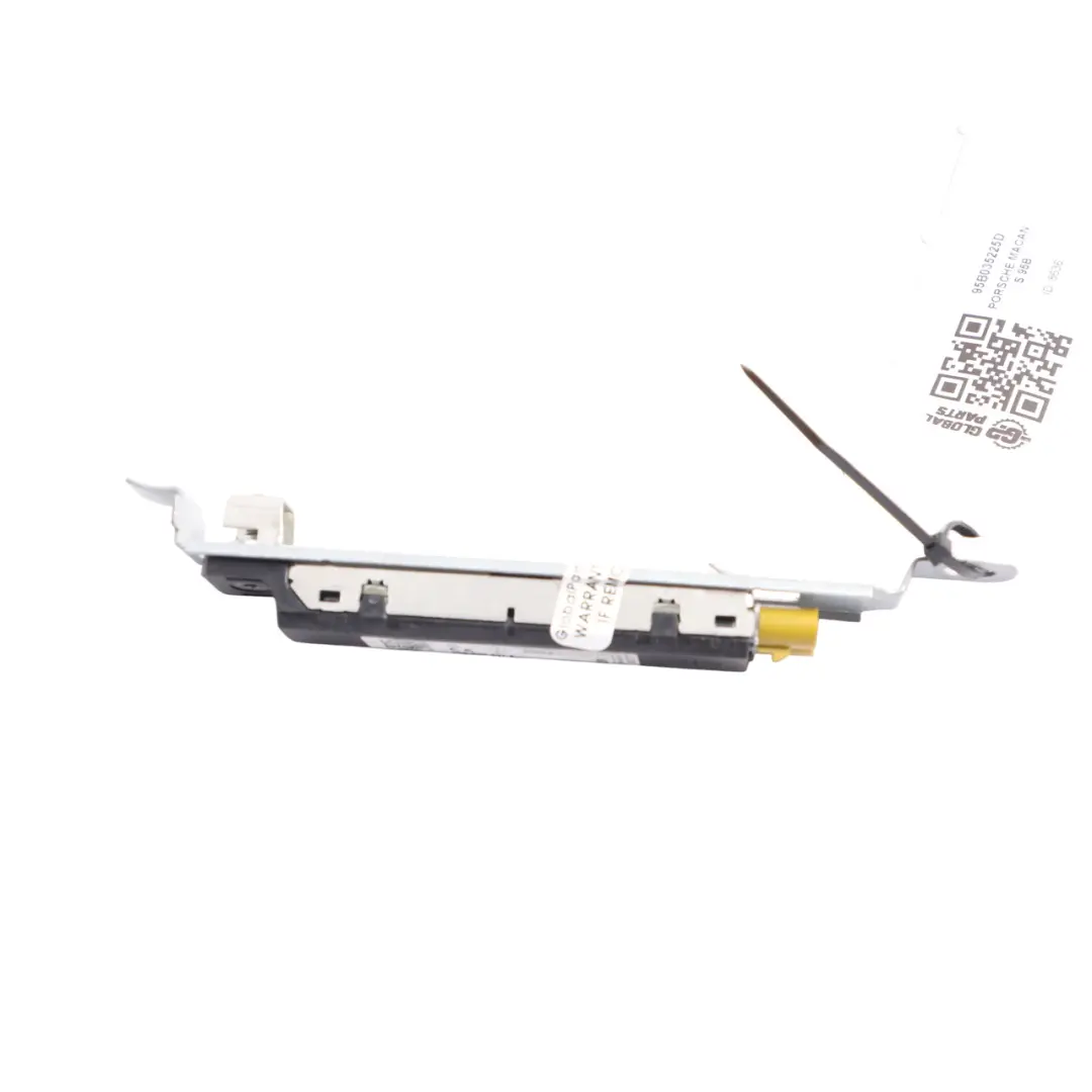 Aerial Antenna Amplifier Booster 95B035497E to Porsche Macan 95B with Part number 95B035225D Porsche Macan 95B Aerial Antenna Amplifier Booster 95B035497E - SKU 95B035225D - Part number 95B035225D