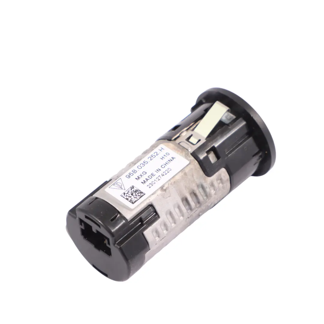 Porsche Macan 95B Gniazdo Złącze Port USB C - SKU 95B035252H - Numer Części 95B035252H