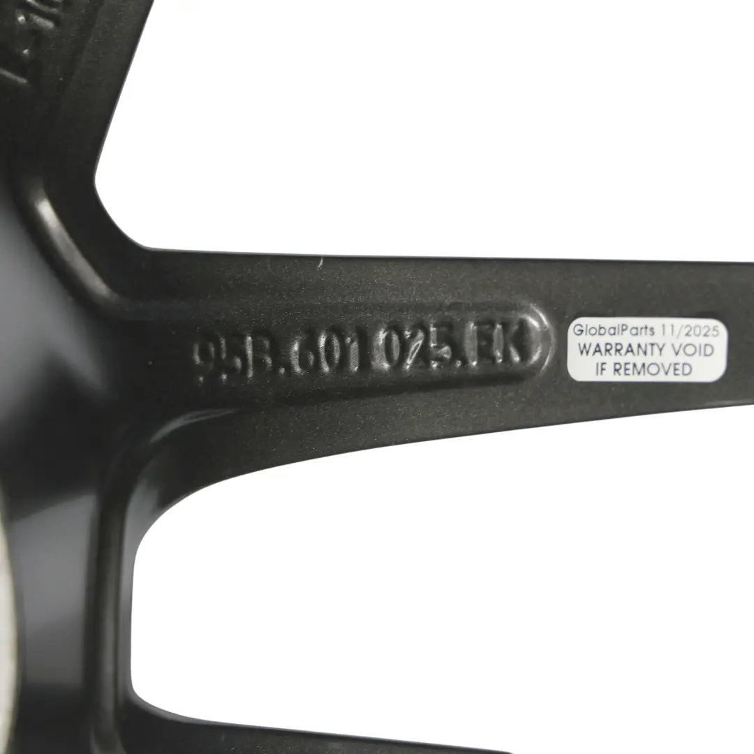 Cerchio Posteriore Lega Scuro 20" 10J ET:19 per Porsche Macan 95B S con numero di parte 95B601025EK Porsche Macan 95B S Cerchio Posteriore Lega Scuro 20" 10J ET:19 - SKU 95B601025EK-1 - Numero di parte 95B601025EK