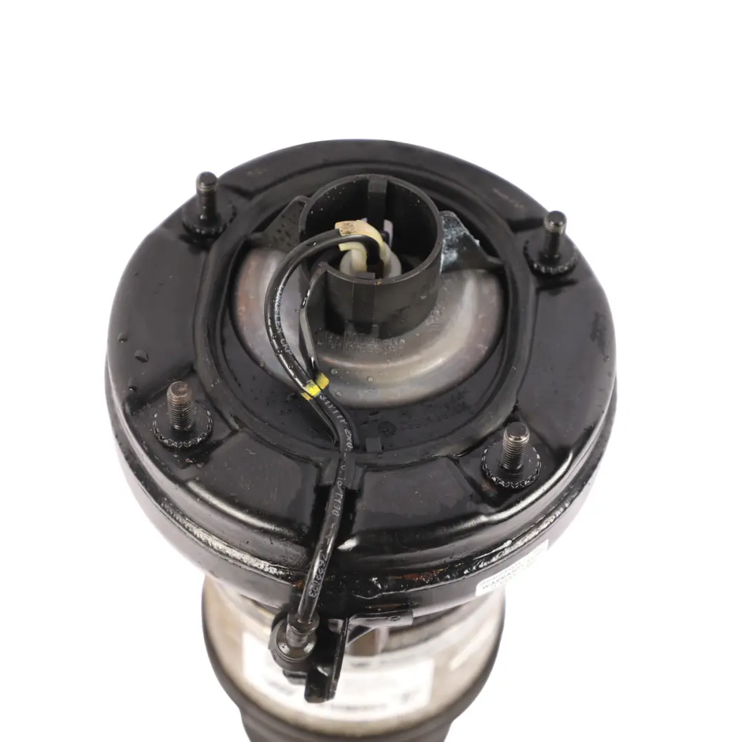 95B-2 Shock Absorber Air Spring Strut Front Right O/S to Porsche Macan with Part number 95B616039R Porsche Macan 95B-2 Shock Absorber Air Spring Strut Front Right O/S - SKU 95B616039R - Part number 95B616039R