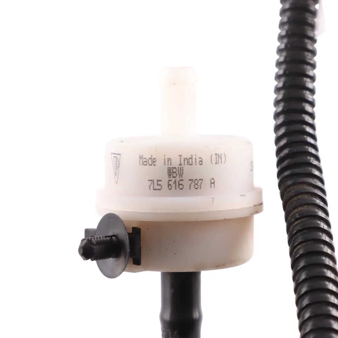 Suction Pipe Hose Line Air Suspension to Porsche Macan 95B with Part number 95B616785B Porsche Macan 95B Suction Pipe Hose Line Air Suspension - SKU 95B616785B - Part number 95B616785B