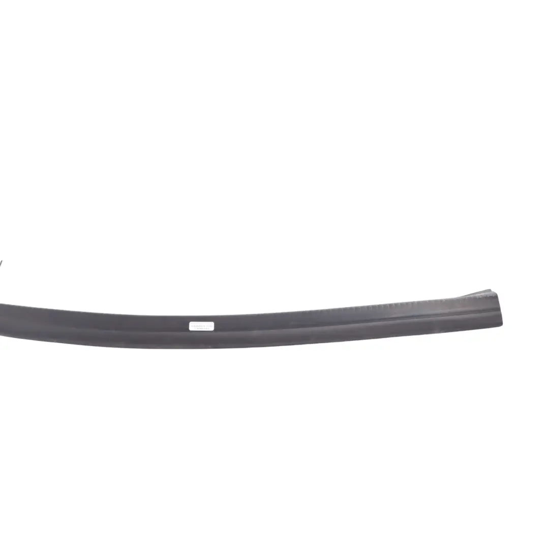 Porsche Macan 95B Guarnizione Gomma Vano Motore Anteriore - SKU 95B823737 - Numero di parte 95B823737