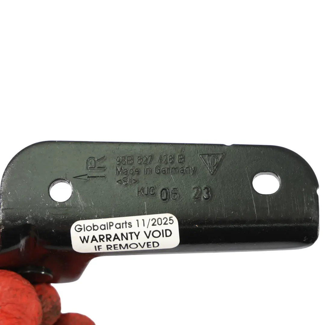 Porsche Macan 95B-2 Support De Fixation Becquet Hayon Arrière Droit - SKU 95B827428B - Numéro de pièce 95B827428B