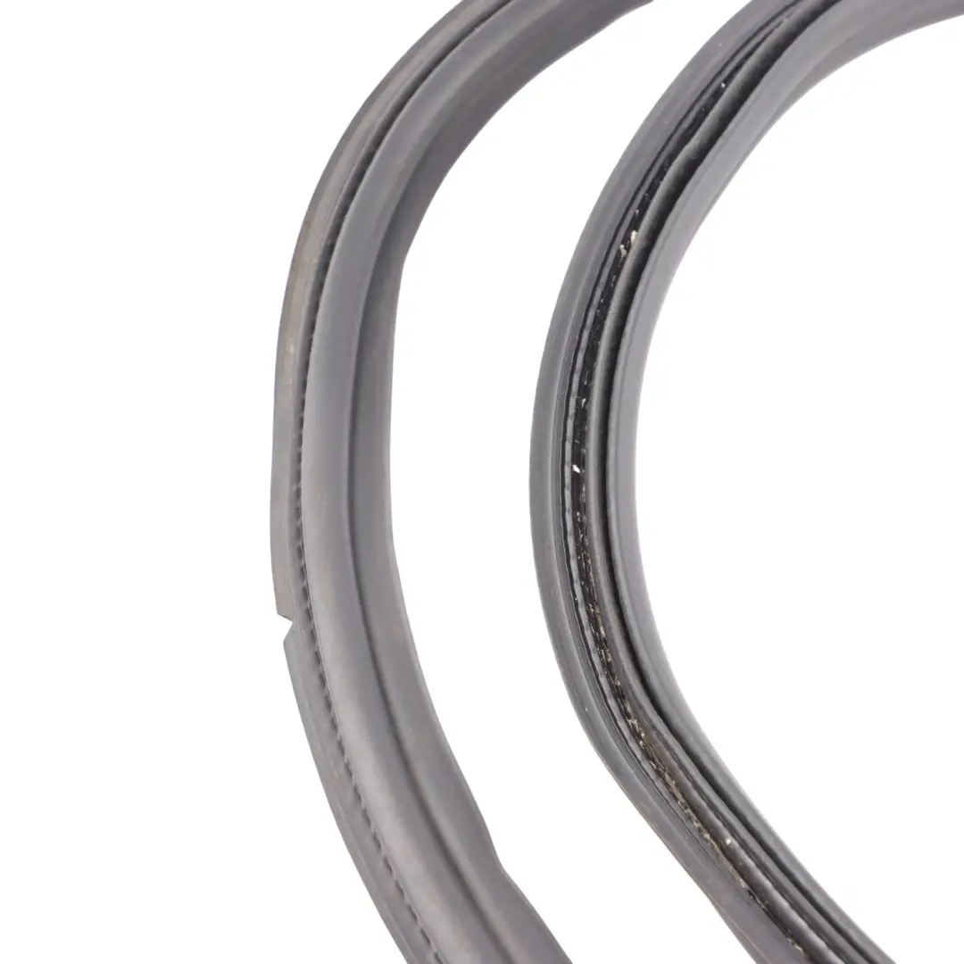 Boot Seal Gasket Sill Rubber to Porsche Macan 95B Rear Tailgate with Part number 95B827705C Porsche Macan 95B Rear Tailgate Boot Seal Gasket Sill Rubber - SKU 95B827705C - Part number 95B827705C