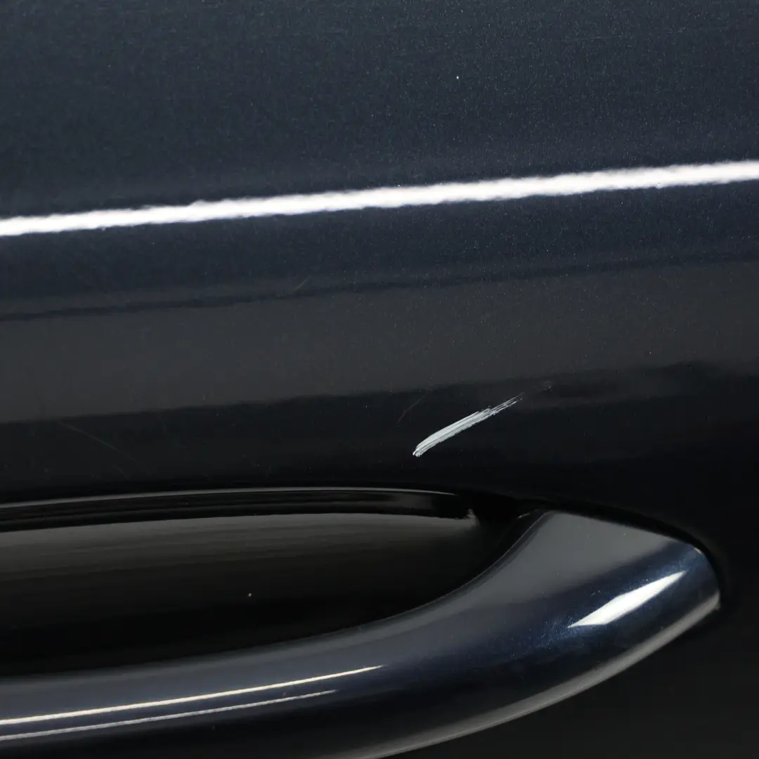 Tür Vorne Rechts Midnight Blue Metallic - M5F für Porsche Macan 95B mit Teilenummer 95B831022 Porsche Macan 95B Tür Vorne Rechts Midnight Blue Metallic - M5F - SKU 95B831022-MIBL - Teilenummer 95B831022