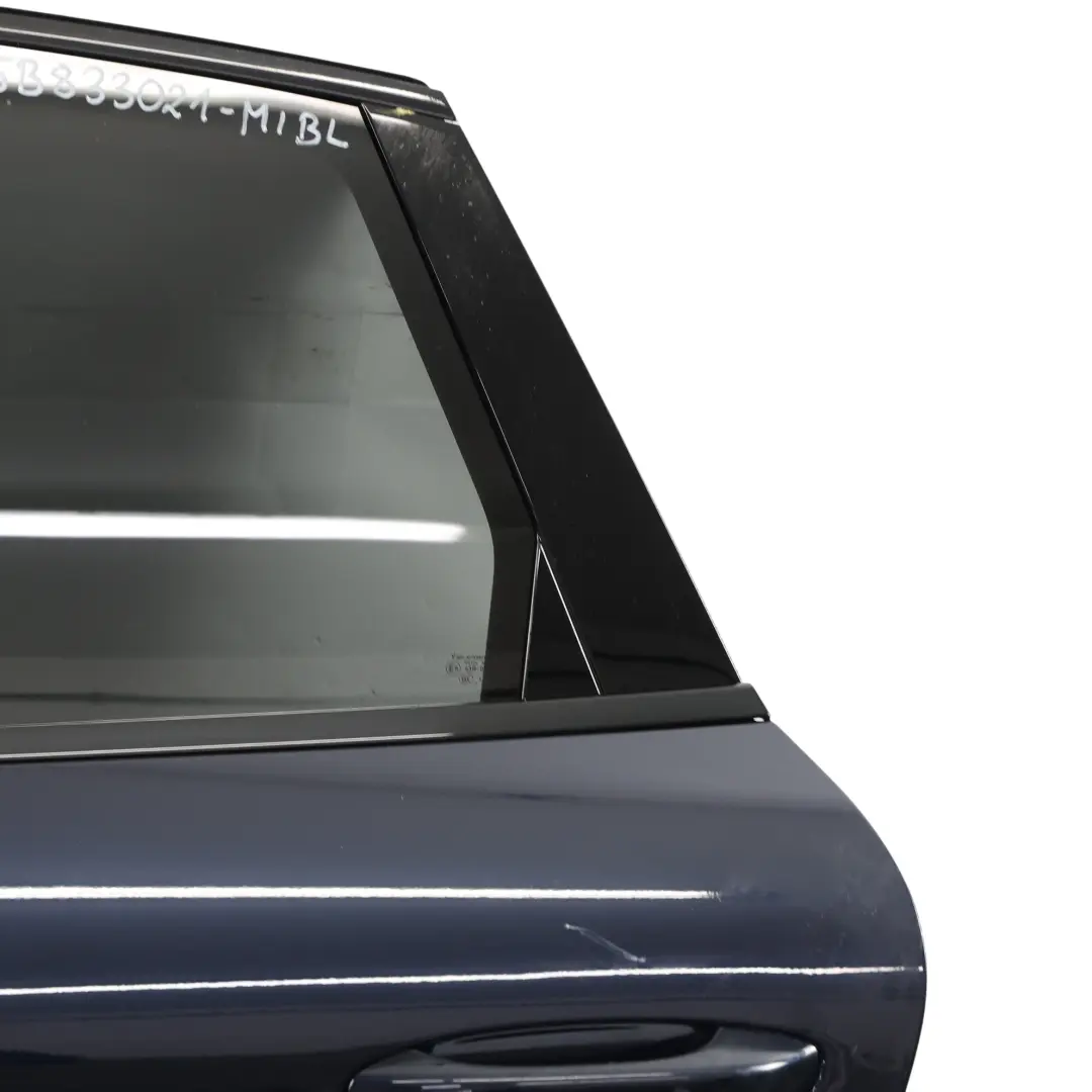 Porta Posteriore Sinistra Midnight Blue Metallic M5F per Porsche Macan 95B con numero di parte 95B833021 Porsche Macan 95B Porta Posteriore Sinistra Midnight Blue Metallic M5F - SKU 95B833021-MIBL - Numero di parte 95B833021