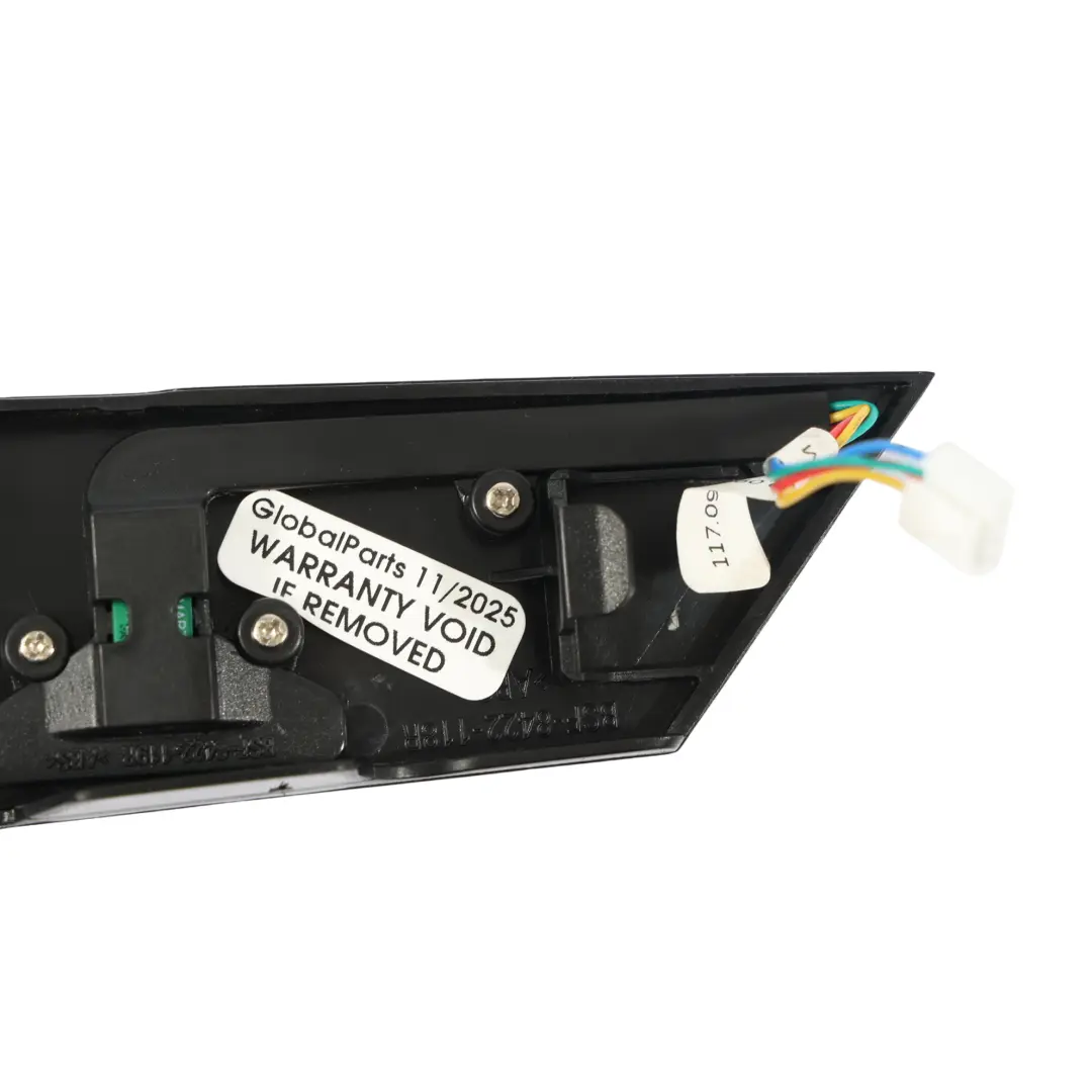 Embellecedor Manija Puerta Delantera Negro Derecho 95B837096C para Porsche Macan 95B con número de pieza 95B837096C-1 Porsche Macan 95B Embellecedor Manija Puerta Delantera Negro Derecho 95B837096C - SKU 95B837096C-1 - Número de pieza 95B837096C-1