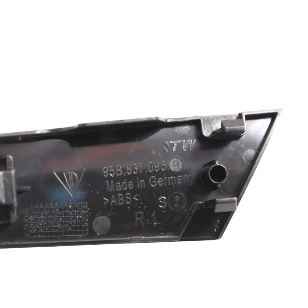 Porsche Macan 95B Embellecedor Panel Tirador Puerta Negro Delantero - SKU 95B837096C - Número de pieza 95B837096C