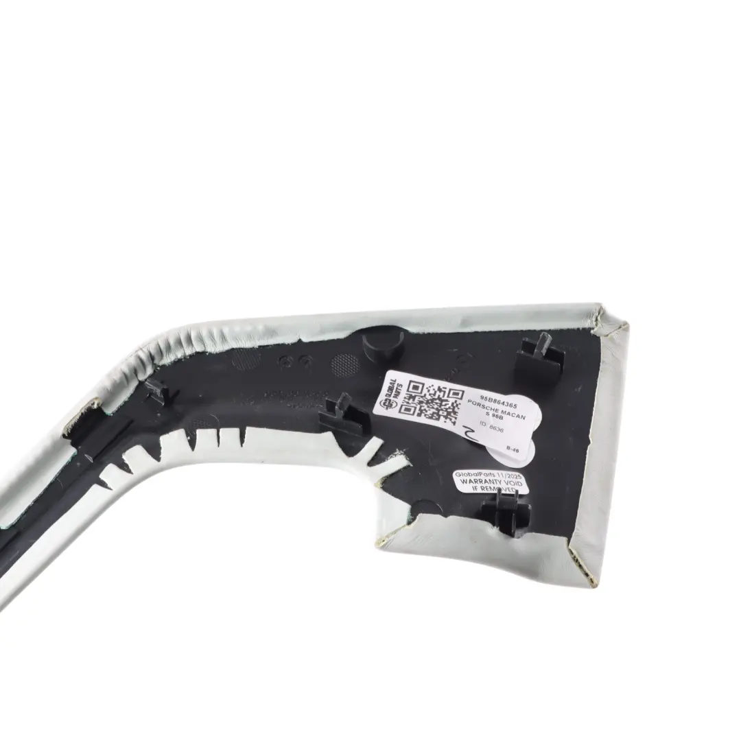 Mittelkonsole Abdeckung Panel Vorne Links Grau für Porsche Macan 95B mit Teilenummer 95B864365 Porsche Macan 95B Mittelkonsole Abdeckung Panel Vorne Links Grau - SKU 95B864365 - Teilenummer 95B864365