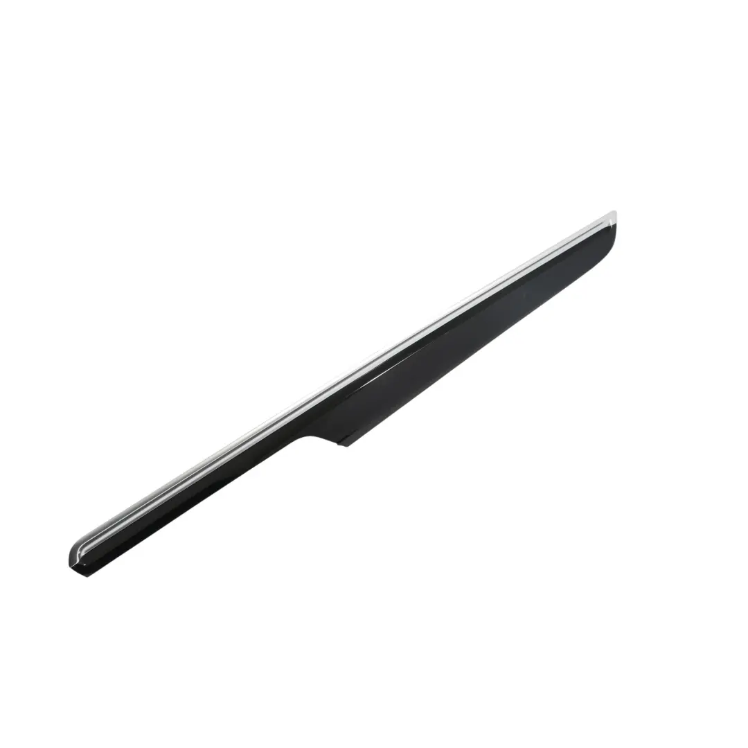 95B-2 Tapa De La Puerta Delantera Derecha para Porsche Macan S con número de pieza 95B867410R Porsche Macan S 95B-2 Tapa De La Puerta Delantera Derecha - SKU 95B867410R - Número de pieza 95B867410R