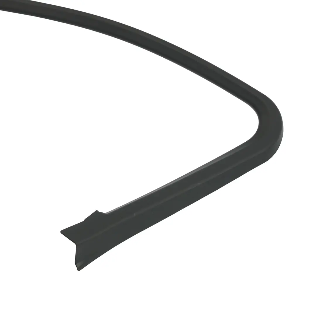 Tapa Embellecedor Ventana Puerta Delantera Derecha para Porsche Macan 95B con número de pieza 95B867610C Porsche Macan 95B Tapa Embellecedor Ventana Puerta Delantera Derecha - SKU 95B867610C - Número de pieza 95B867610C