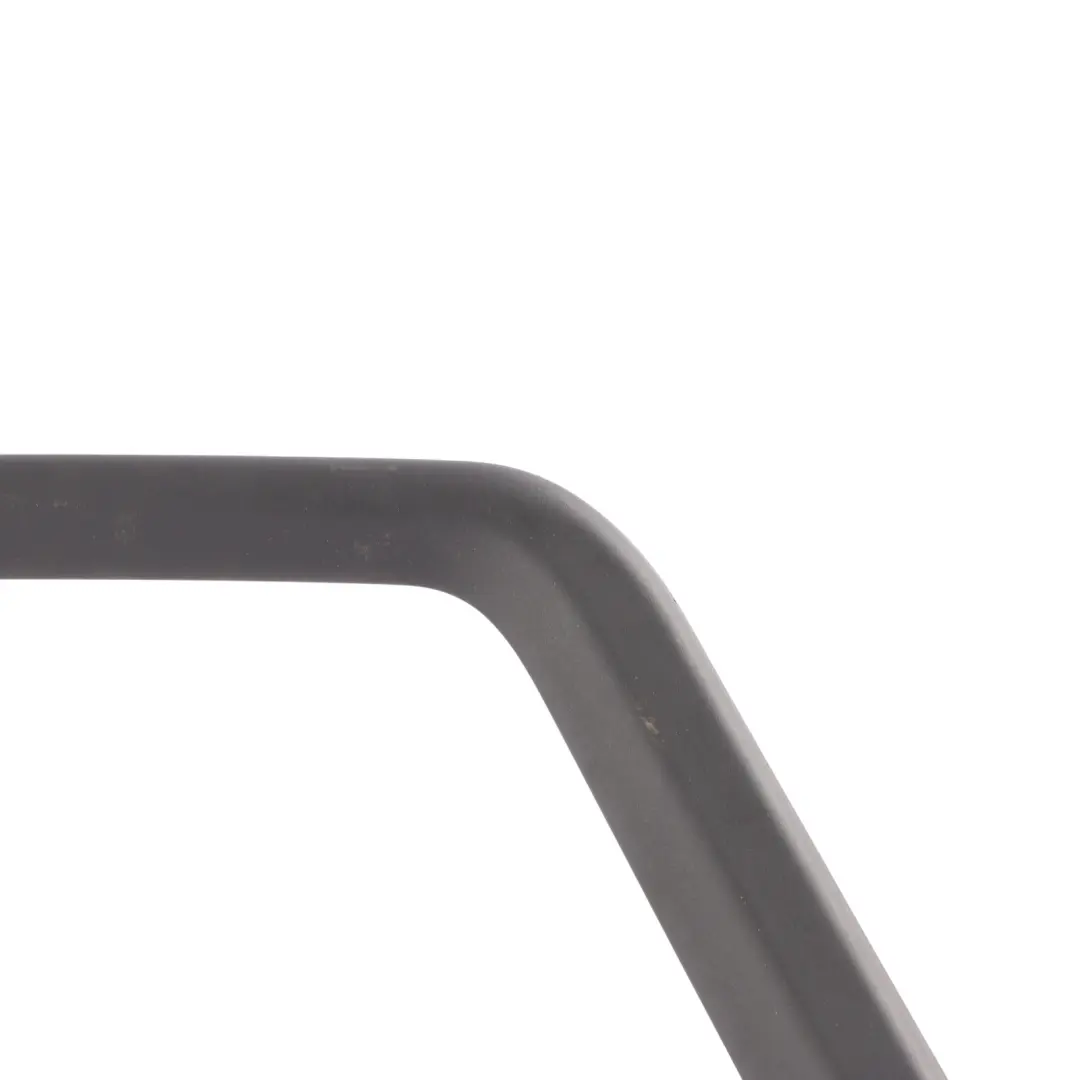 Moldura Ventana Puerta Trasera Derecha para Porsche Macan 95B con número de pieza 95B867672F Porsche Macan 95B Moldura Ventana Puerta Trasera Derecha - SKU 95B867672F - Número de pieza 95B867672F