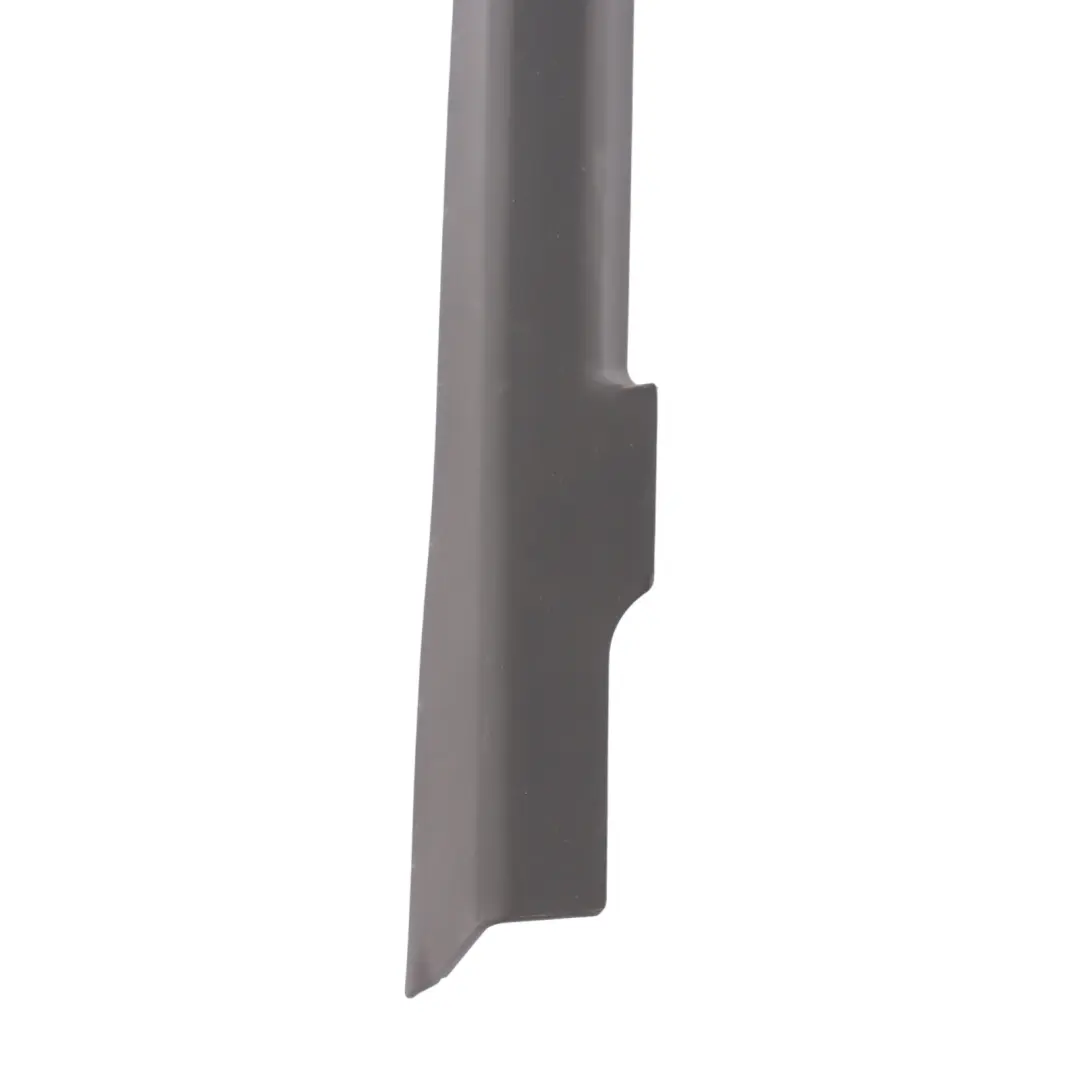 Baguette Vitre Porte Arrière Droit pour Porsche Macan 95B à propos du numéro de pièce 95B867672F Porsche Macan 95B Baguette Vitre Porte Arrière Droit - SKU 95B867672F - Numéro de pièce 95B867672F
