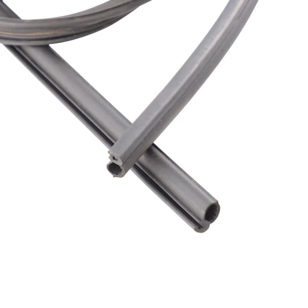 Sliding Roof Seal Sunroof Glass Roof Sealing Gasket to Porsche Macan 95B with Part number 95B877439 Porsche Macan 95B Sliding Roof Seal Sunroof Glass Roof Sealing Gasket - SKU 95B877439 - Part number 95B877439