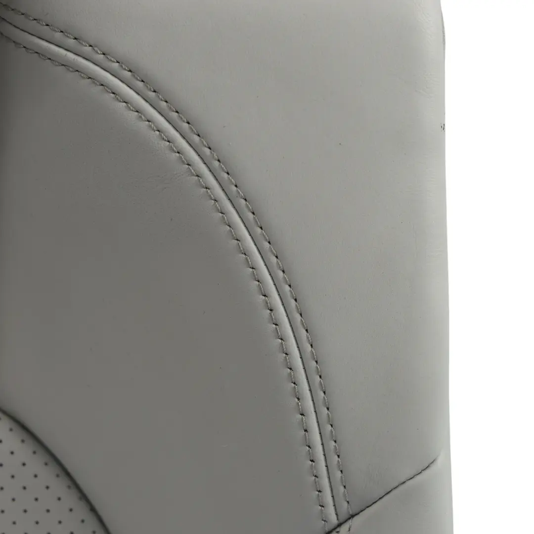 Schienale Sedile Posteriore Sinistro Pelle Grigio Ciottolo per Porsche Macan S 95B con numero di parte 95B885805B Porsche Macan S 95B Schienale Sedile Posteriore Sinistro Pelle Grigio Ciottolo - SKU 95B885805B - Numero di parte 95B885805B