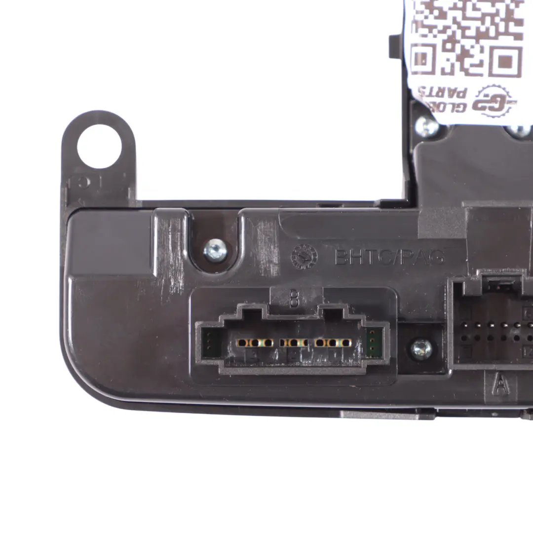 Pannello Controllo Interruttore Presa Aria Posteriore per Porsche Macan 95B con numero di parte 95B907049K Porsche Macan 95B Pannello Controllo Interruttore Presa Aria Posteriore - SKU 95B907049K - Numero di parte 95B907049K