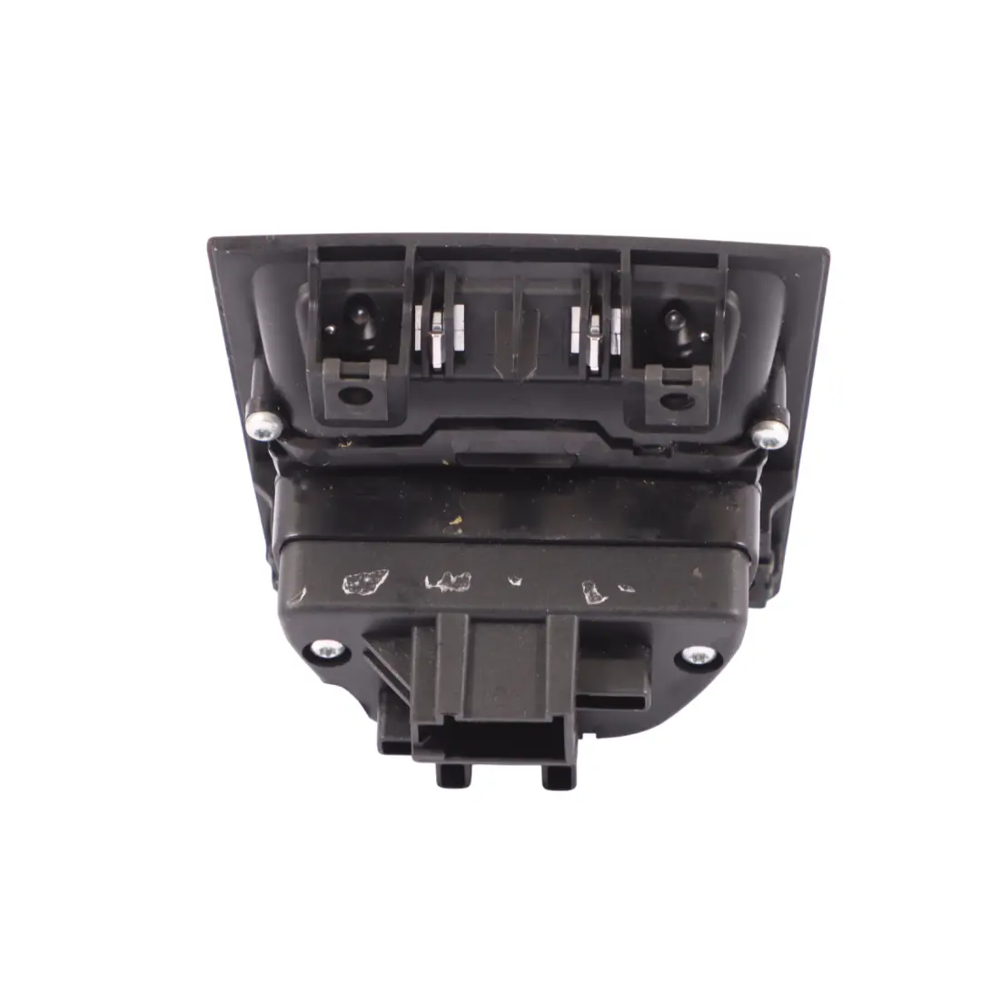 Cache De Bouton De Frein À Main pour Porsche Macan 95B à propos du numéro de pièce 95B927225A Porsche Macan 95B Cache De Bouton De Frein À Main - SKU 95B927225A - Numéro de pièce 95B927225A