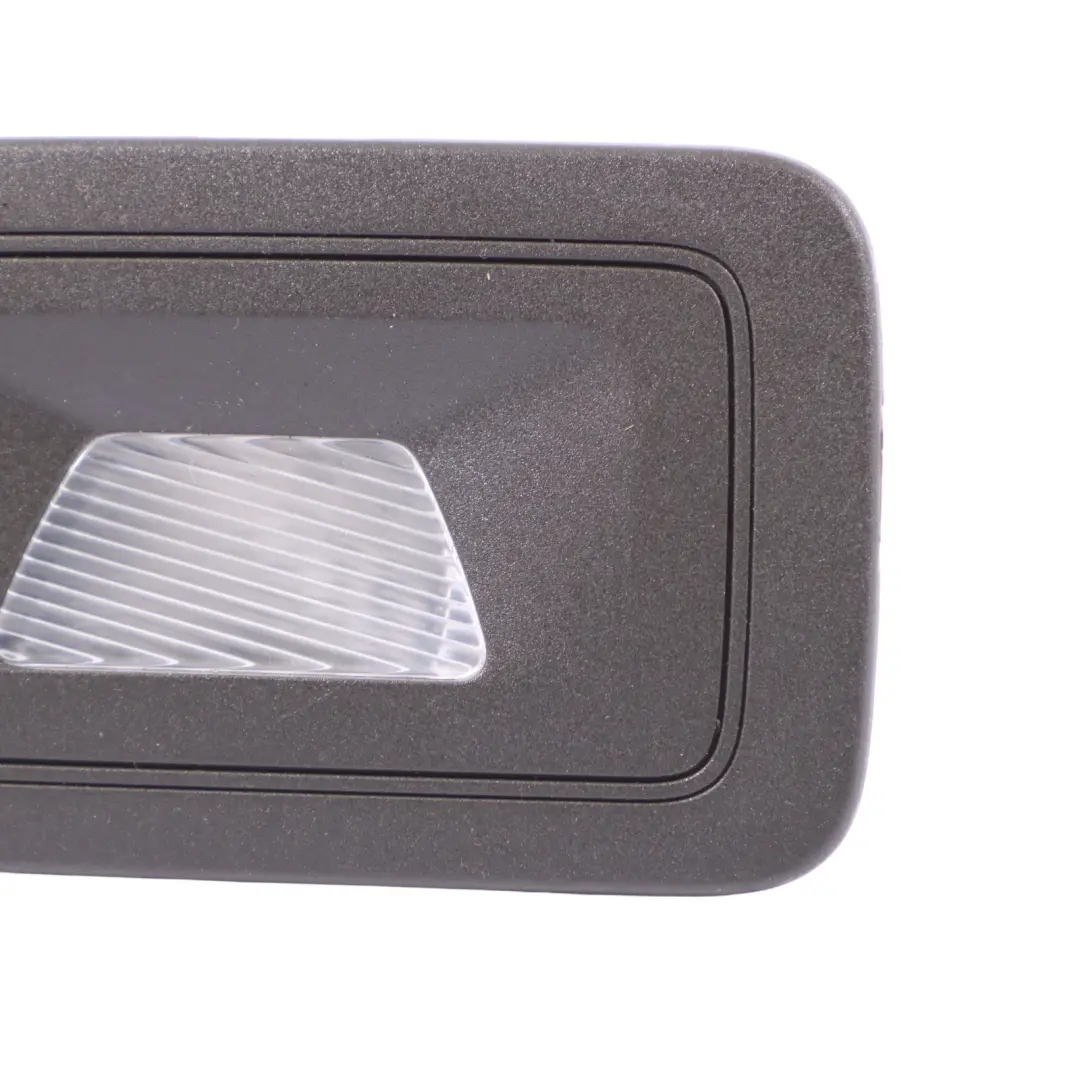 Porsche Macan 95B Luz De Lectura Interior Gris Trasera Izquierda 95B947304A - SKU 95B947303A - Número de pieza 95B947303A