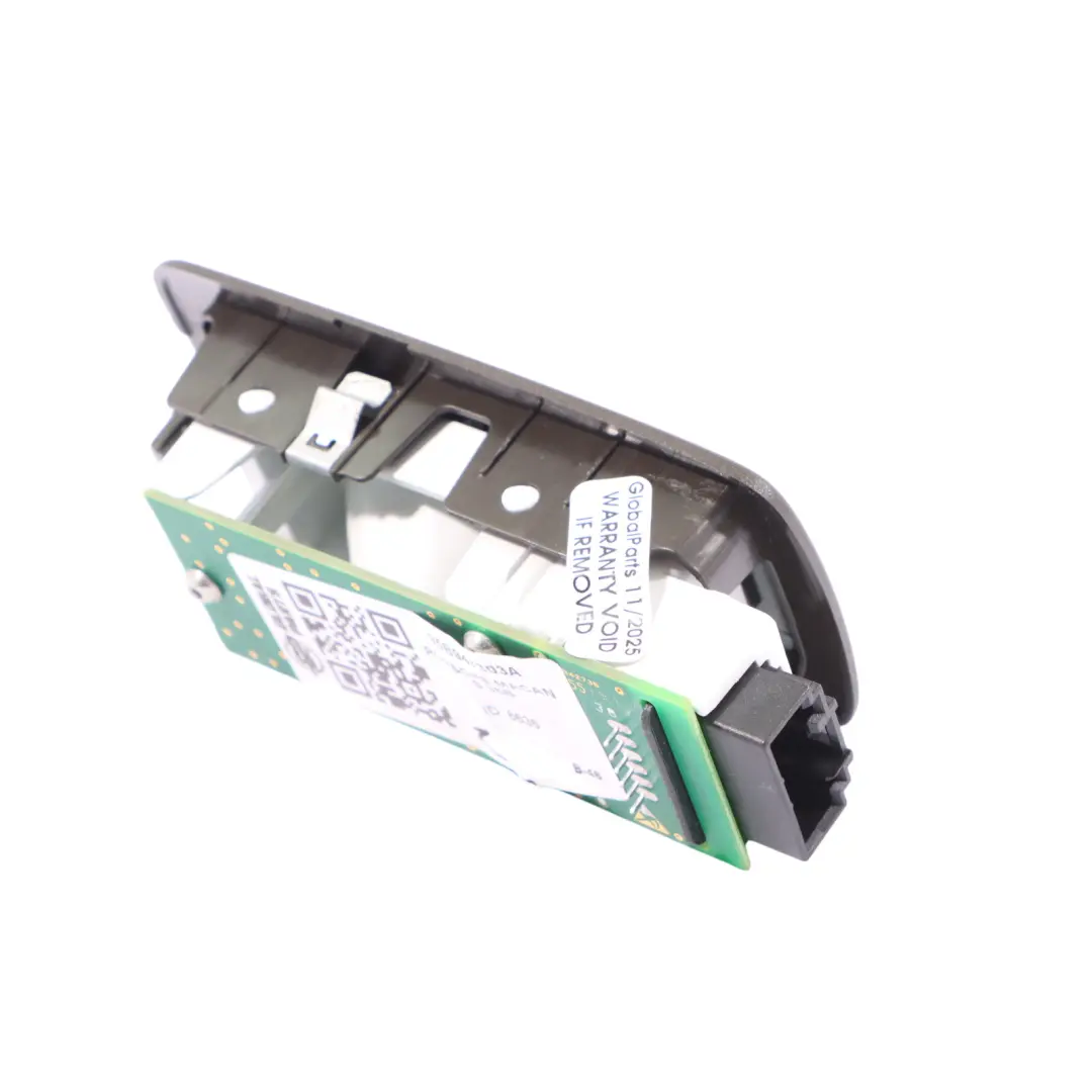 Lampada Lettura Interna Grigio Posteriore Sinistro 95B947304A per Porsche Macan 95B con numero di parte 95B947303A Porsche Macan 95B Lampada Lettura Interna Grigio Posteriore Sinistro 95B947304A - SKU 95B947303A - Numero di parte 95B947303A