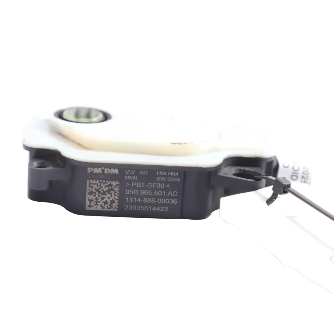 Porsche Macan 95B Panamera 971 Front Grille Actuator Flap Motor Unit 95B965501H - SKU 95B965501AC - Part number 95B965501AC