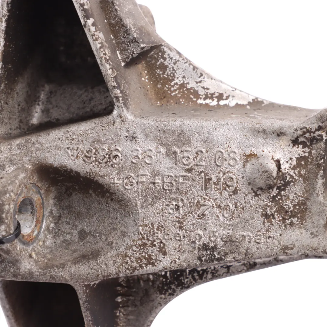 Support Fixation Berceau Arrière Droit pour Porsche Boxster 986 à propos du numéro de pièce 98633115208 Porsche Boxster 986 Support Fixation Berceau Arrière Droit - SKU 98633115208 - Numéro de pièce 98633115208