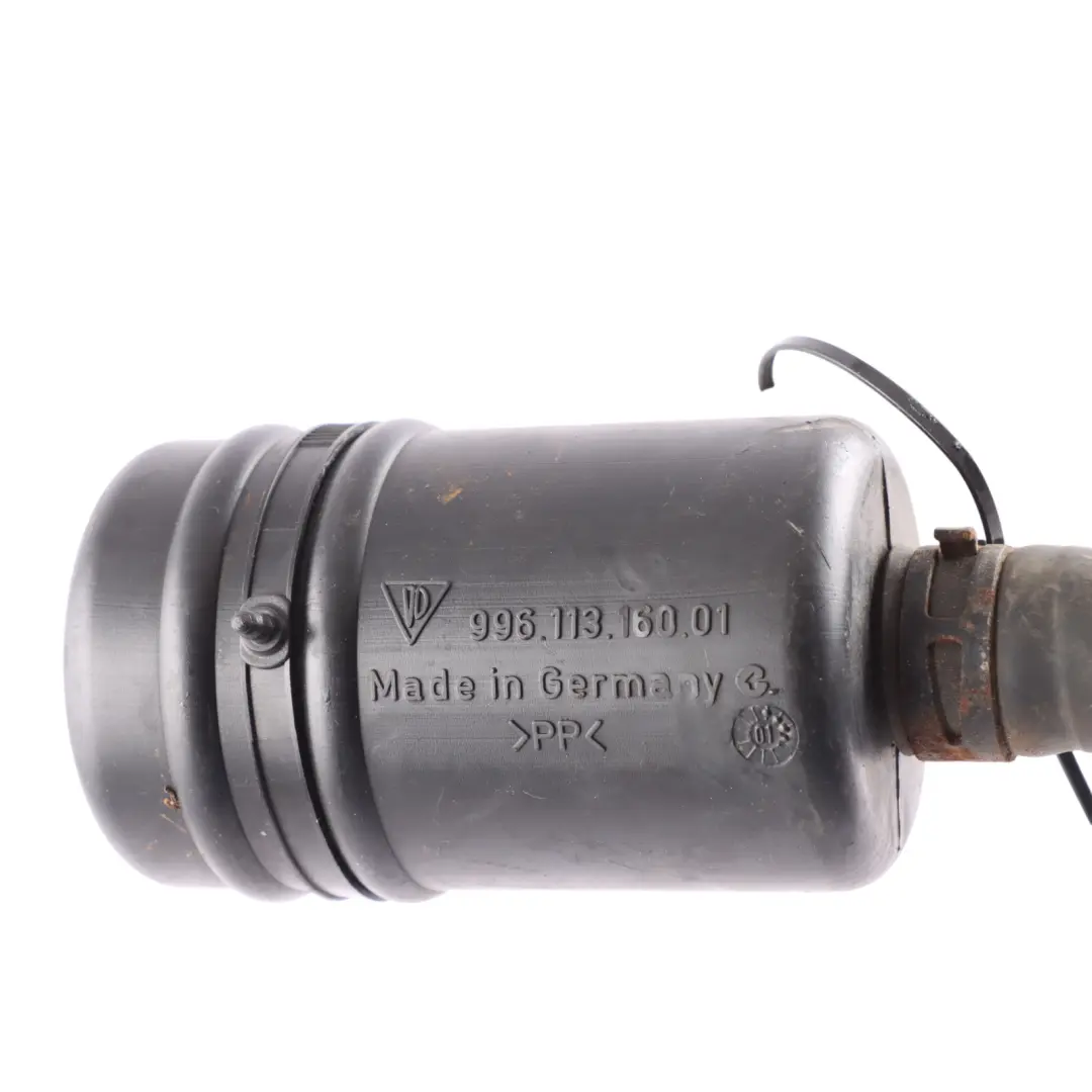 Motore Vuoto Sfiato Silenziatore Risonatore per Porsche 911 Boxster 986 con numero di parte 99611316001 Porsche 911 Boxster 986 Motore Vuoto Sfiato Silenziatore Risonatore - SKU 99611316001 - Numero di parte 99611316001