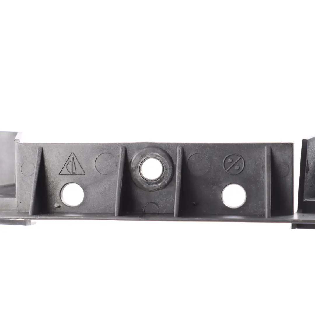 Supporto Centrale Paraurti Anteriore per Porsche Boxster 986 con numero di parte 99650553100 Porsche Boxster 986 Supporto Centrale Paraurti Anteriore - SKU 99650553100 - Numero di parte 99650553100