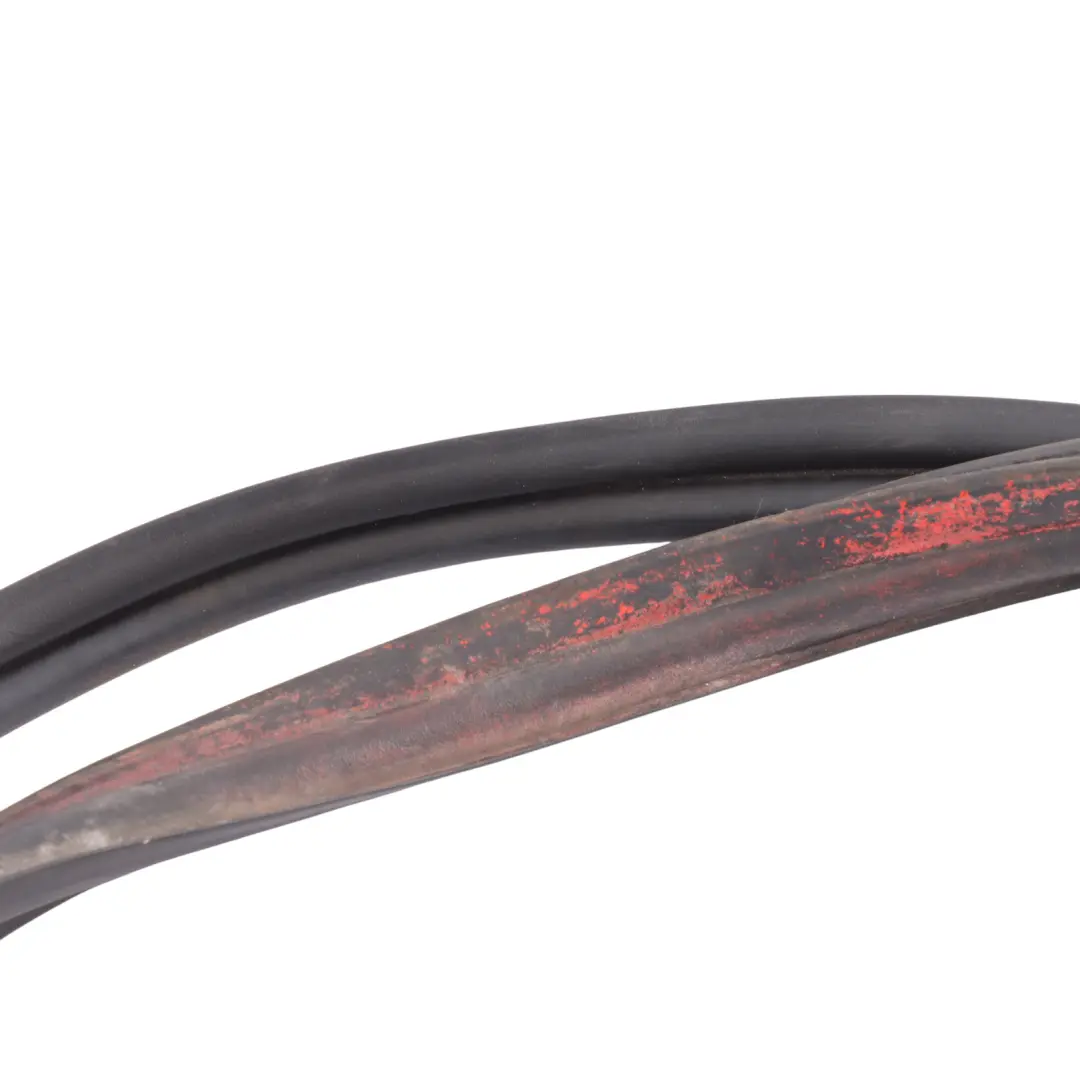 Hauben Dichtung Trim Gummi für Porsche Boxster 986 Motor mit Teilenummer 99651161100 Porsche Boxster 986 Motor Hauben Dichtung Trim Gummi - SKU 99651161100 - Teilenummer 99651161100