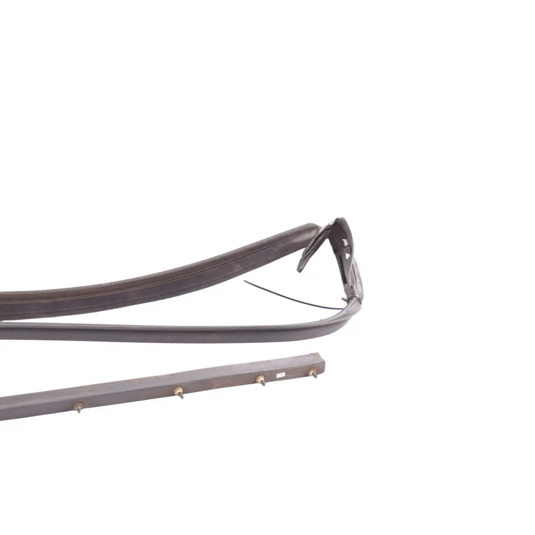 Window Outer Seal Gasket Right O/S Door to Porsche Boxster 986 with Part number 99653708607 Porsche Boxster 986 Window Outer Seal Gasket Right O/S Door - SKU 99653708607 - Part number 99653708607