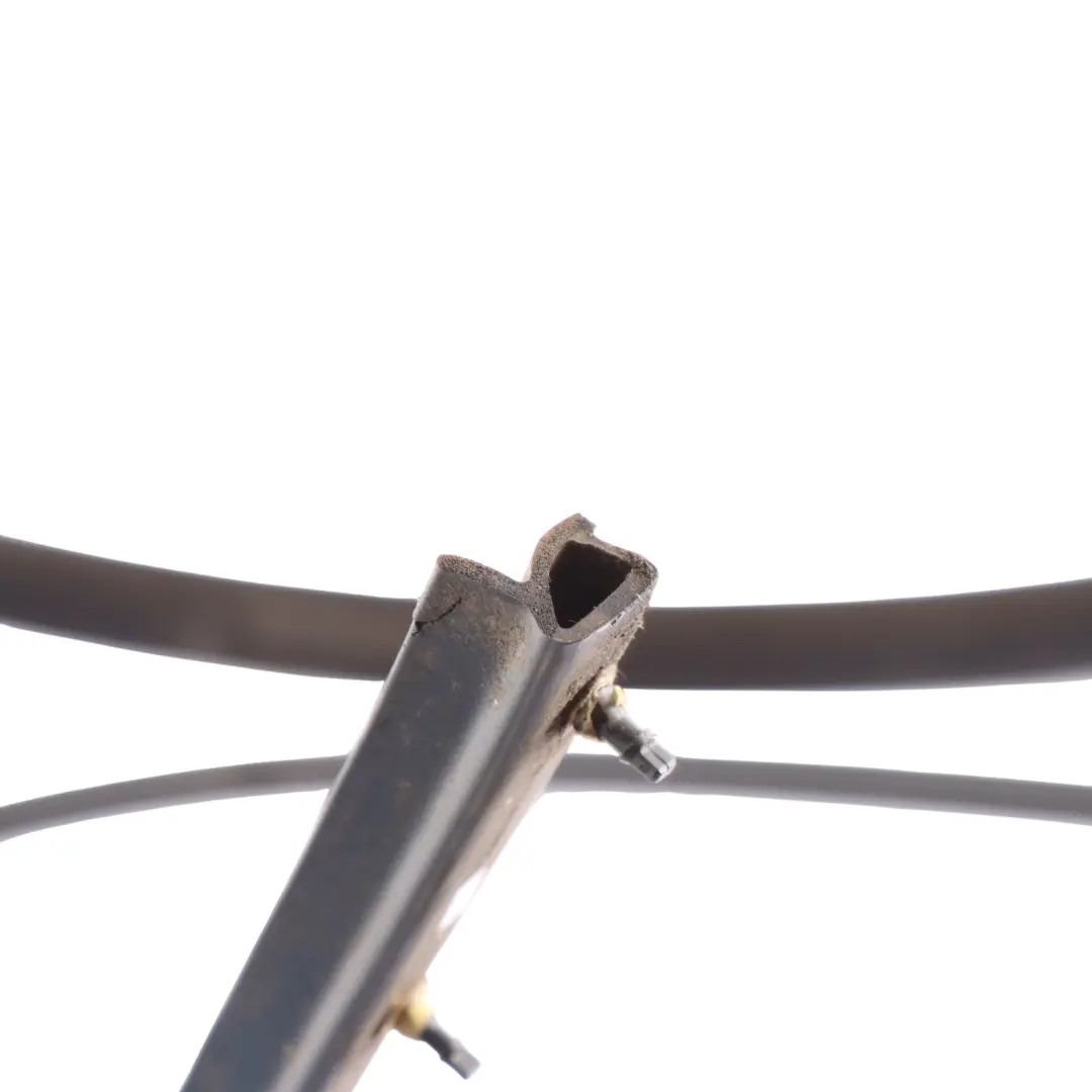 Window Outer Seal Gasket Right O/S Door to Porsche Boxster 986 with Part number 99653708607 Porsche Boxster 986 Window Outer Seal Gasket Right O/S Door - SKU 99653708607 - Part number 99653708607