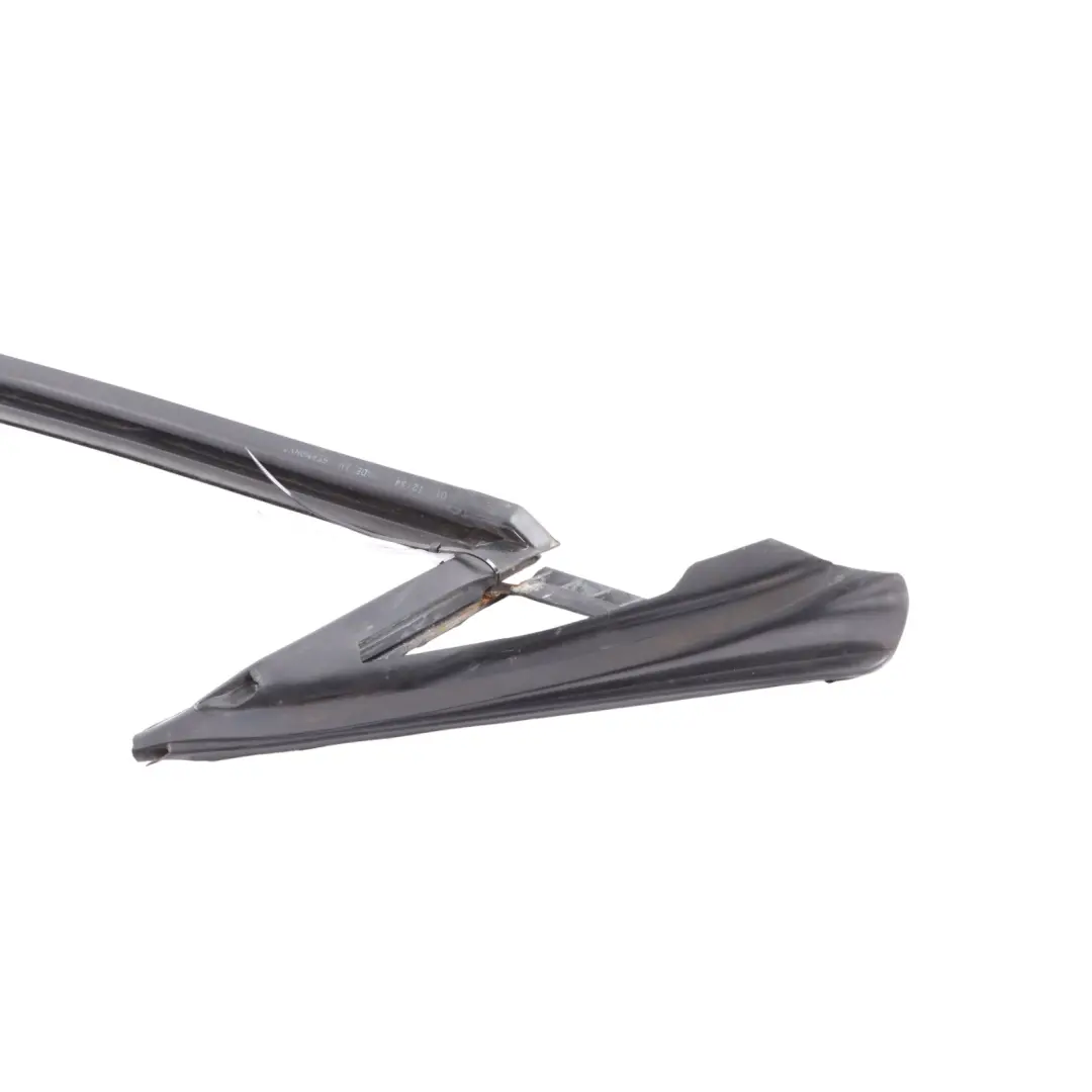 Joint Étanchéité Guide Vitre Porte Droite pour Porsche Boxster 986 à propos du numéro de pièce 99653753205 Porsche Boxster 986 Joint Étanchéité Guide Vitre Porte Droite - SKU 99653753205 - Numéro de pièce 99653753205