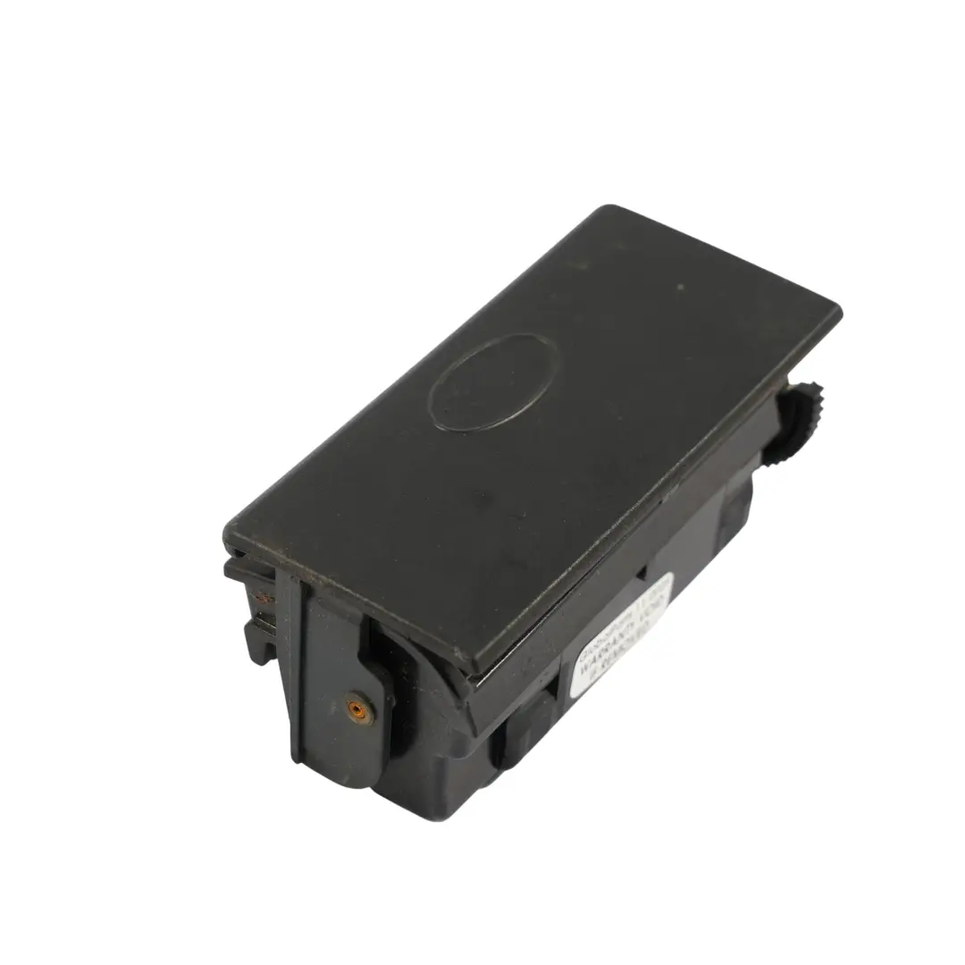 Mittelkonsole Front Aschenbecher Einsatz Panel für Porsche Boxster 986 mit Teilenummer 99655259500 Porsche Boxster 986 Mittelkonsole Front Aschenbecher Einsatz Panel - SKU 99655259500 - Teilenummer 99655259500