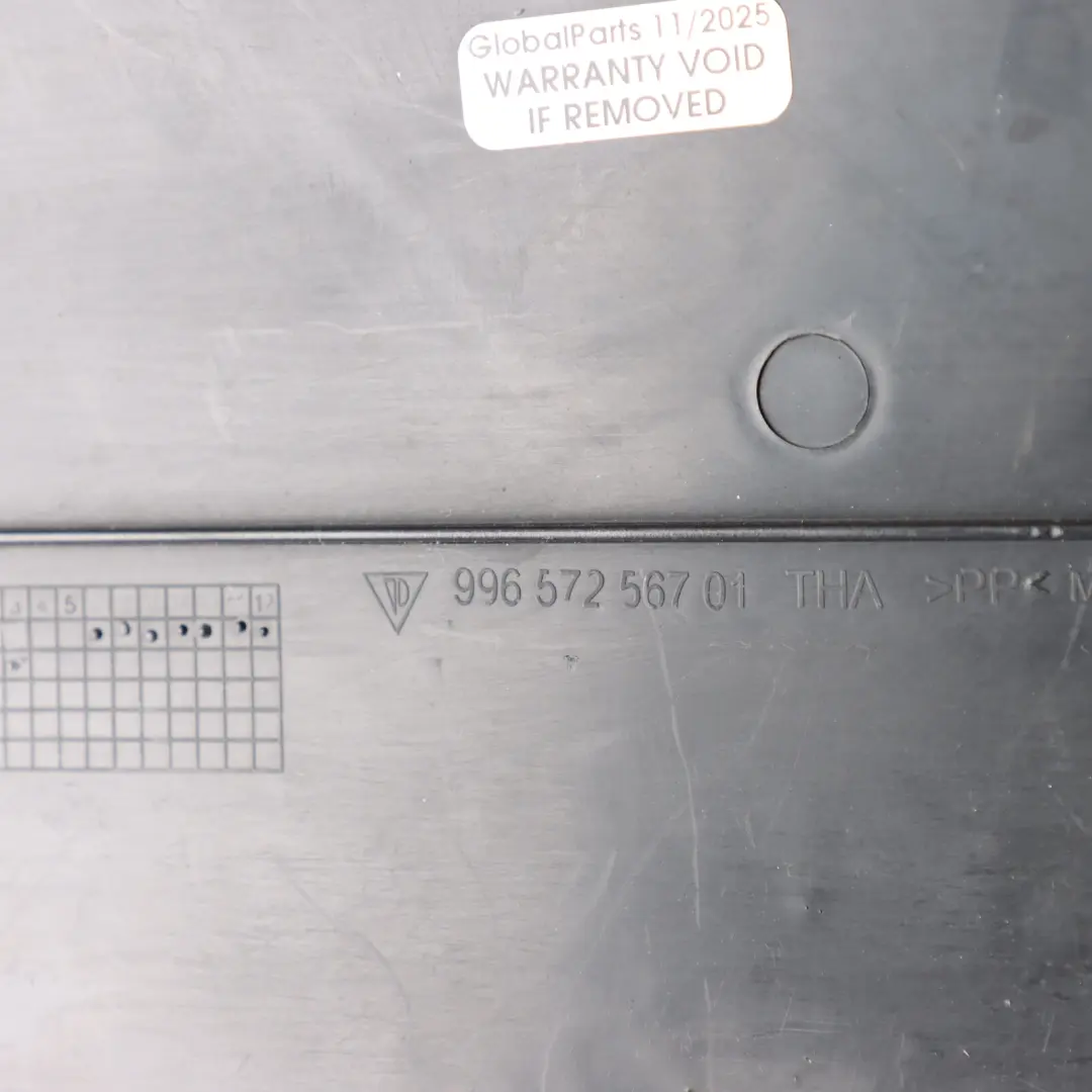 Pannello Rivestimento Bagagliaio Batteria Nero per Porsche Boxster 986 con numero di parte 99657256701 Porsche Boxster 986 Pannello Rivestimento Bagagliaio Batteria Nero - SKU 99657256701 - Numero di parte 99657256701