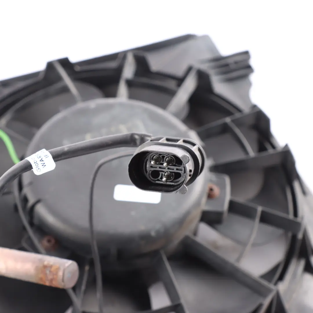 Ventola Radiatore Raffreddamento Motor Bosch 2.7 per Porsche Boxster 986 con numero di parte 99662403502 Porsche Boxster 986 Ventola Radiatore Raffreddamento Motor Bosch 2.7 - SKU 99662403502 - Numero di parte 99662403502