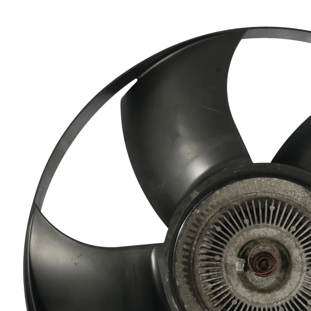 Radiator Fan Engine Cooling Radiator Blower to Mercedes W461 W639 W906 with Part number A0002007323 Mercedes W461 W639 W906 Radiator Fan Engine Cooling Radiator Blower - SKU A0002007323 - Part number A0002007323
