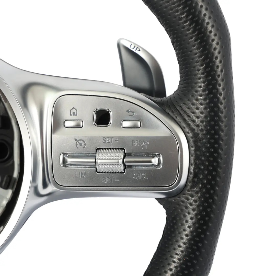 Kierownica Czarna Skóra Łopatki do Mercedes W177 W213 AMG o numerze A0004608413 Mercedes W177 W213 AMG Kierownica Czarna Skóra Łopatki - SKU A0004608413 - Numer Części A0004608413