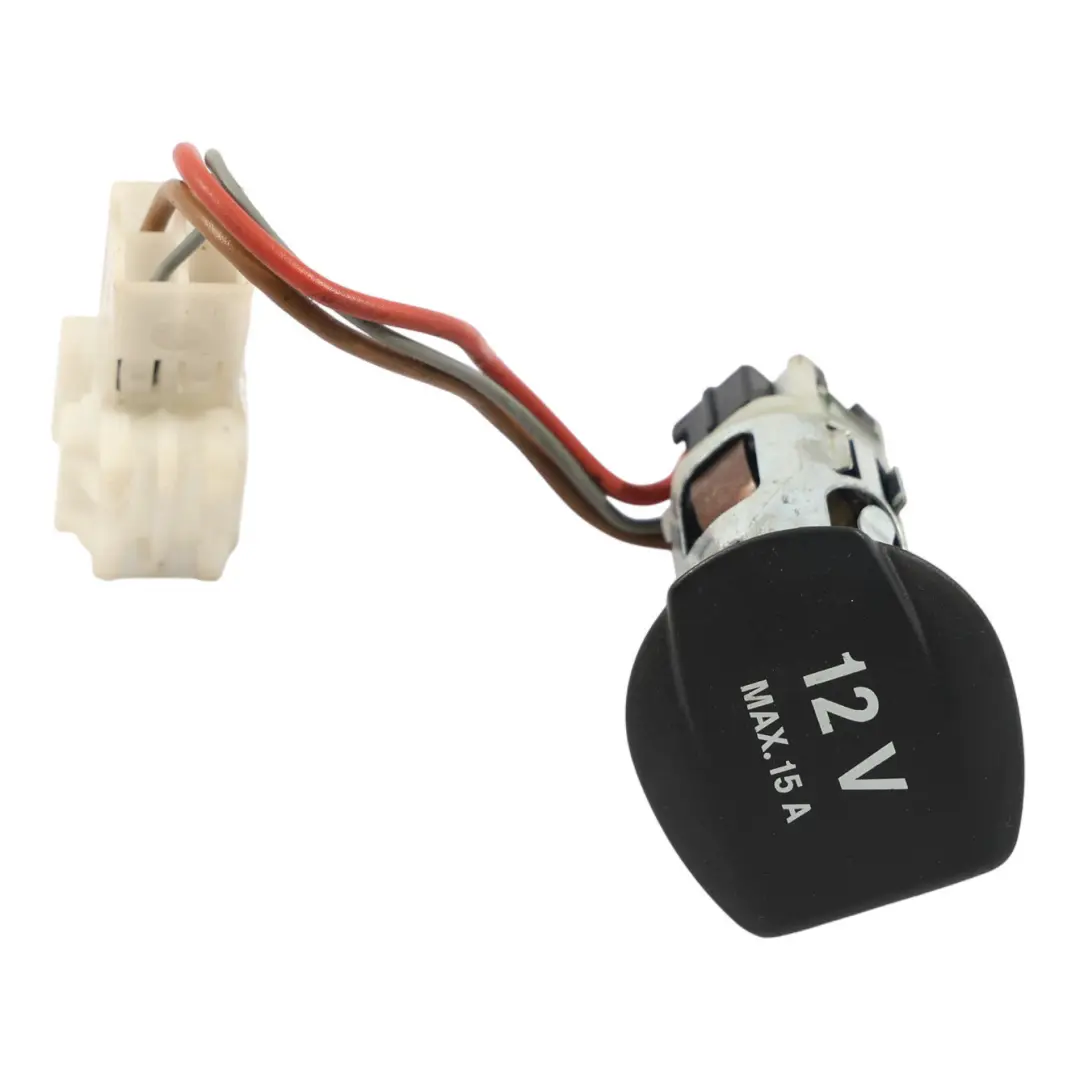 Mercedes W204 C207 W212 Toma De Corriente Auxiliar De 12 V - SKU A0008204951 - Número de pieza A0008204951