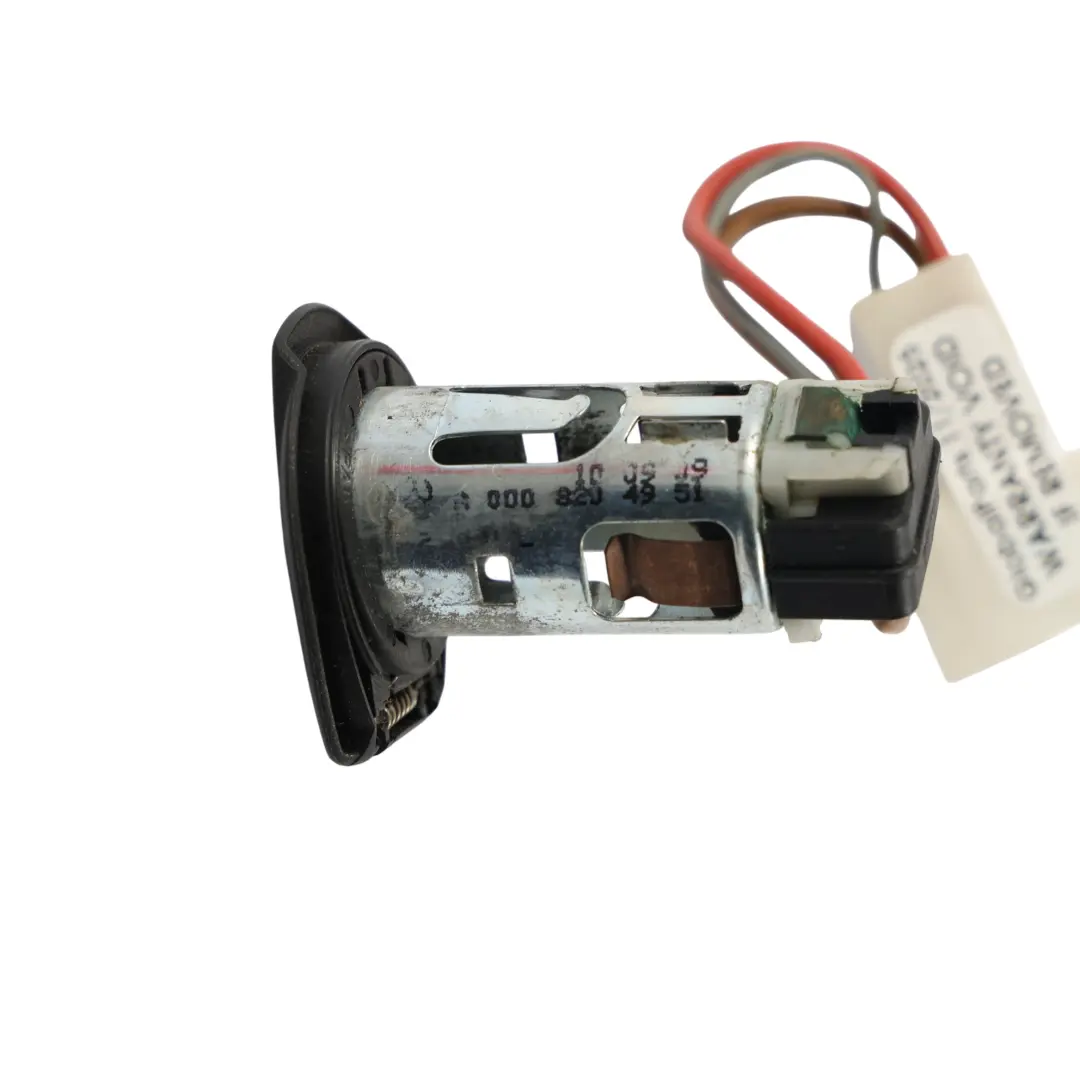 Presa Di Corrente Ausiliaria Da 12 V per Mercedes W204 C207 W212 con numero di parte A0008204951 Mercedes W204 C207 W212 Presa Di Corrente Ausiliaria Da 12 V - SKU A0008204951 - Numero di parte A0008204951