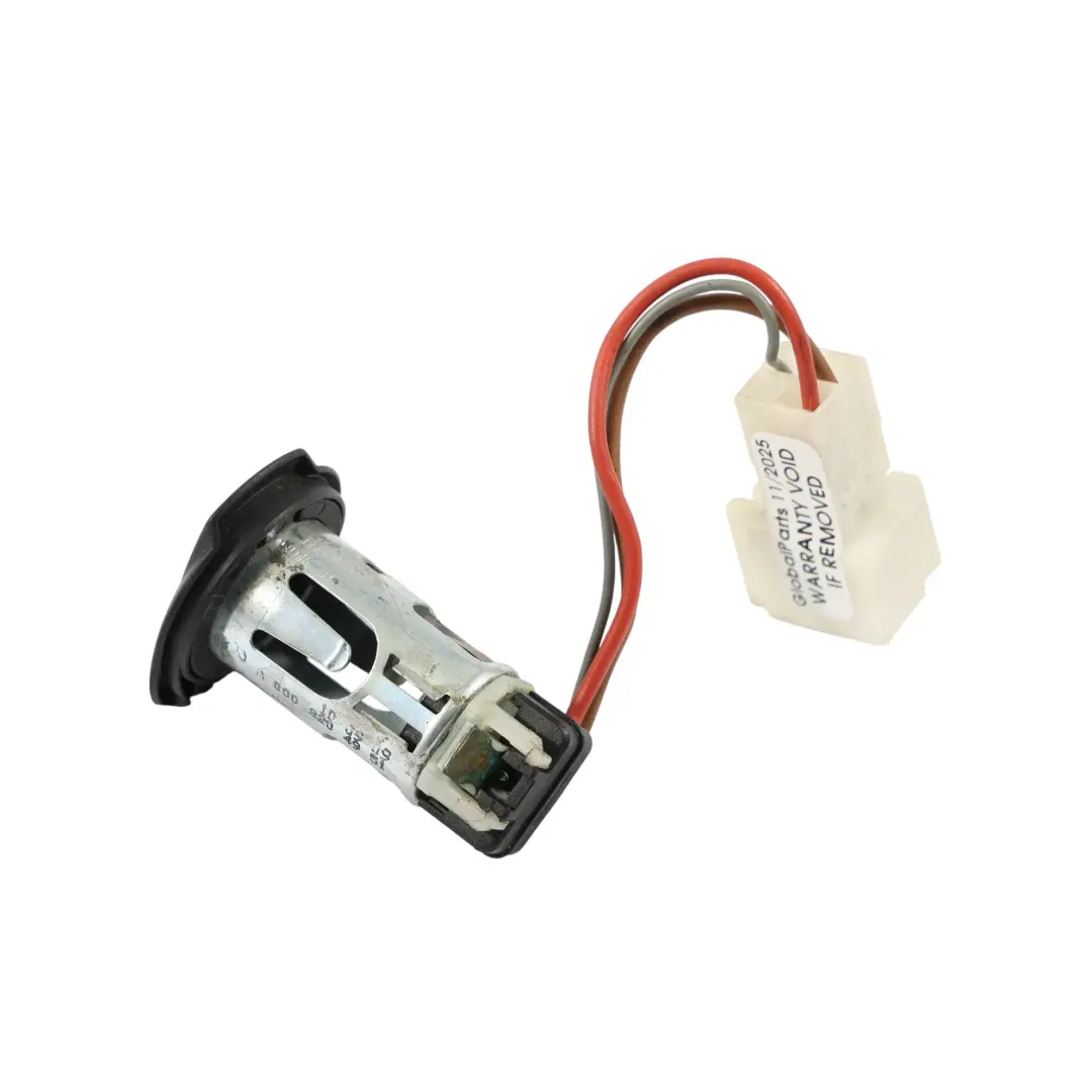 Mercedes W204 C207 W212 12V Zubehör Steckdose - SKU A0008204951 - Teilenummer A0008204951