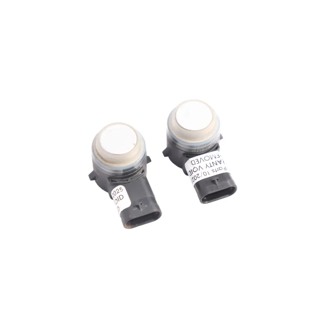 W207 Einparkhilfe PDC Set X2 Polar Silber - 761 für Mercedes W205 mit Teilenummer A0009055504 Mercedes W205 W207 Einparkhilfe PDC Set X2 Polar Silber - 761 - SKU A0009055504-PLS1 - Teilenummer A0009055504