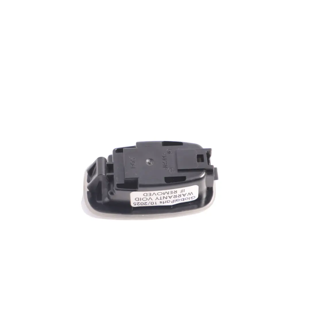 Luce Interna Piedi Anteriore Destra Sinistra per Mercedes W177 CL C118 con numero di parte A0009062012 Mercedes W177 CL C118 Luce Interna Piedi Anteriore Destra Sinistra - SKU A0009062012 - Numero di parte A0009062012