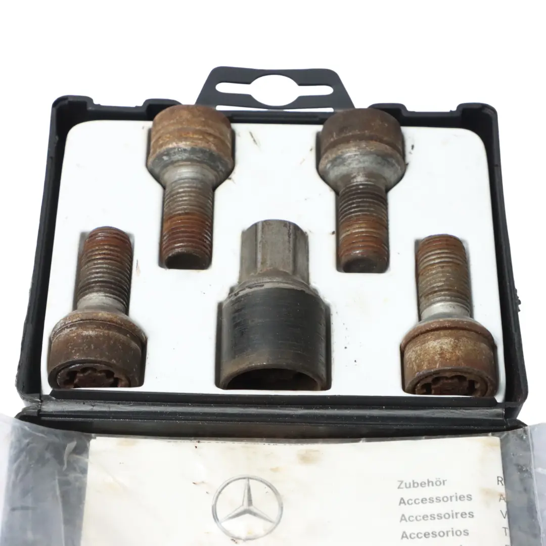 Bulloni sicurezza Mercedes W176 W204 W205 Bullone ruota posteriore anteriore Set per con numero di parte A0019901607 Bulloni sicurezza Mercedes W176 W204 W205 Bullone ruota posteriore anteriore Set - SKU A0019901607-3 - Numero di parte A0019901607