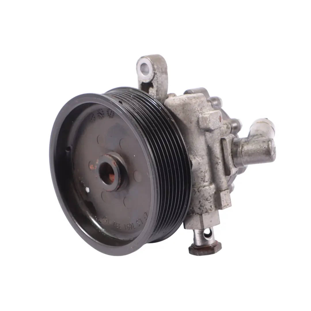 Bomba de dirección asistida Mercedes W164 W251 OM642 Diesel para con número de pieza A0044668301 Bomba de dirección asistida Mercedes W164 W251 OM642 Diesel - SKU A0044668301 - Número de pieza A0044668301
