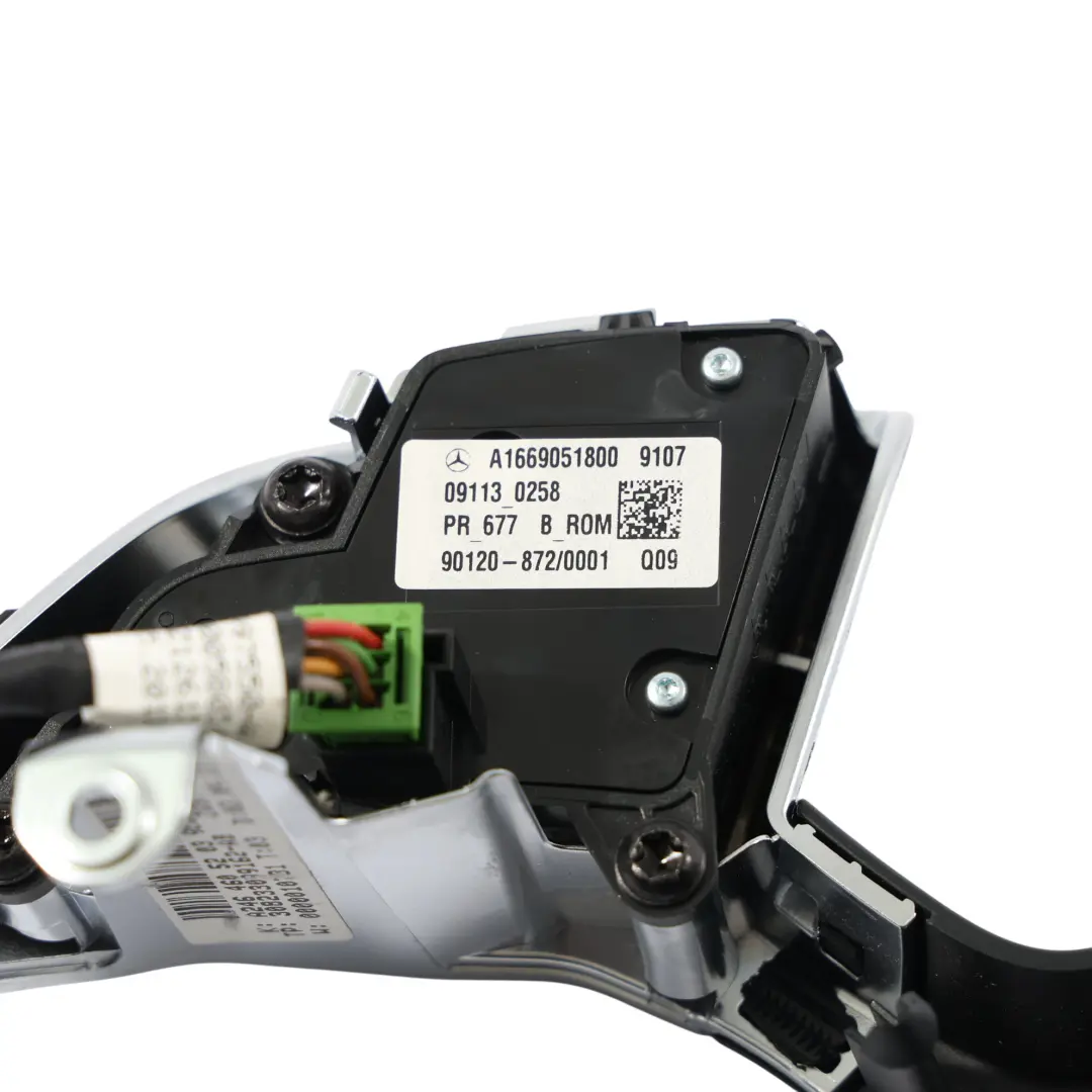 Copertura Trim Interruttore Multifunzione Volante per Mercedes W204 con numero di parte A0994640813 Mercedes W204 Copertura Trim Interruttore Multifunzione Volante - SKU A0994640813-2 - Numero di parte A0994640813