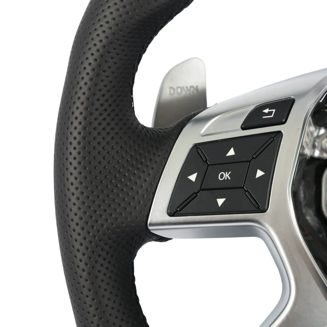 Volant NEUF Cuir Noir Avec Palettes Changement Vitesse pour Mercedes W166 W463 AMG à propos du numéro de pièce A1664600718 Mercedes W166 W463 AMG Volant NEUF Cuir Noir Avec Palettes Changement Vitesse - SKU A1664600718-1 - Numéro de pièce A1664600718