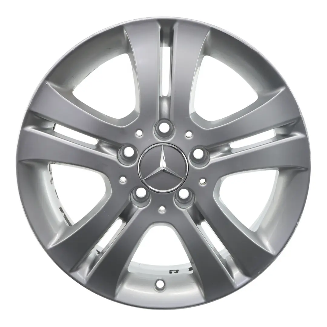 Cerchio in lega argento 16" ET:46 6J per Mercedes W245 con numero di parte A1694010202 Mercedes W245 Cerchio in lega argento 16" ET:46 6J - SKU A1694010202-1 - Numero di parte A1694010202