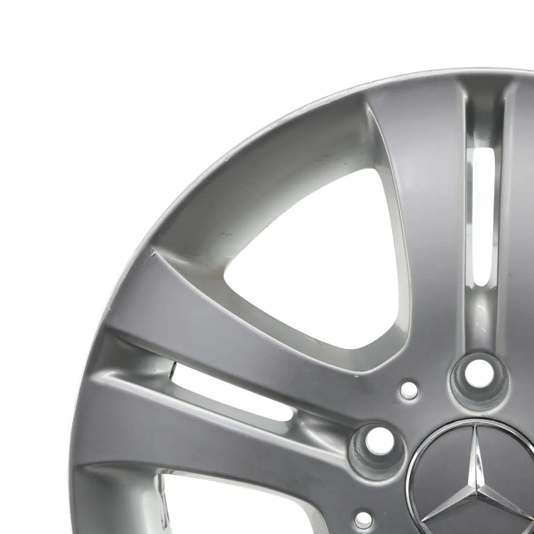 Cerchio in lega argento 16" ET:46 6J per Mercedes W245 con numero di parte A1694010202 Mercedes W245 Cerchio in lega argento 16" ET:46 6J - SKU A1694010202-1 - Numero di parte A1694010202
