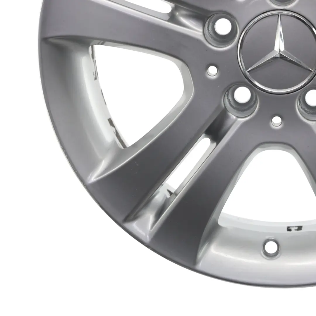 Cerchio in lega argento 16" ET:46 6J per Mercedes W245 con numero di parte A1694010202 Mercedes W245 Cerchio in lega argento 16" ET:46 6J - SKU A1694010202-1 - Numero di parte A1694010202