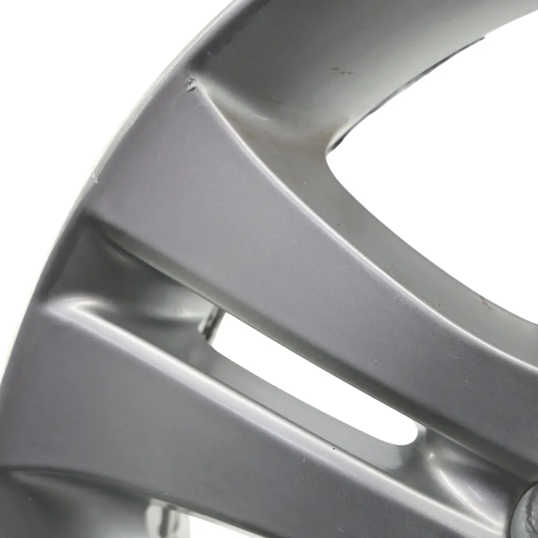 Cerchio in lega argento 16" ET:46 6J per Mercedes W245 con numero di parte A1694010202 Mercedes W245 Cerchio in lega argento 16" ET:46 6J - SKU A1694010202-1 - Numero di parte A1694010202
